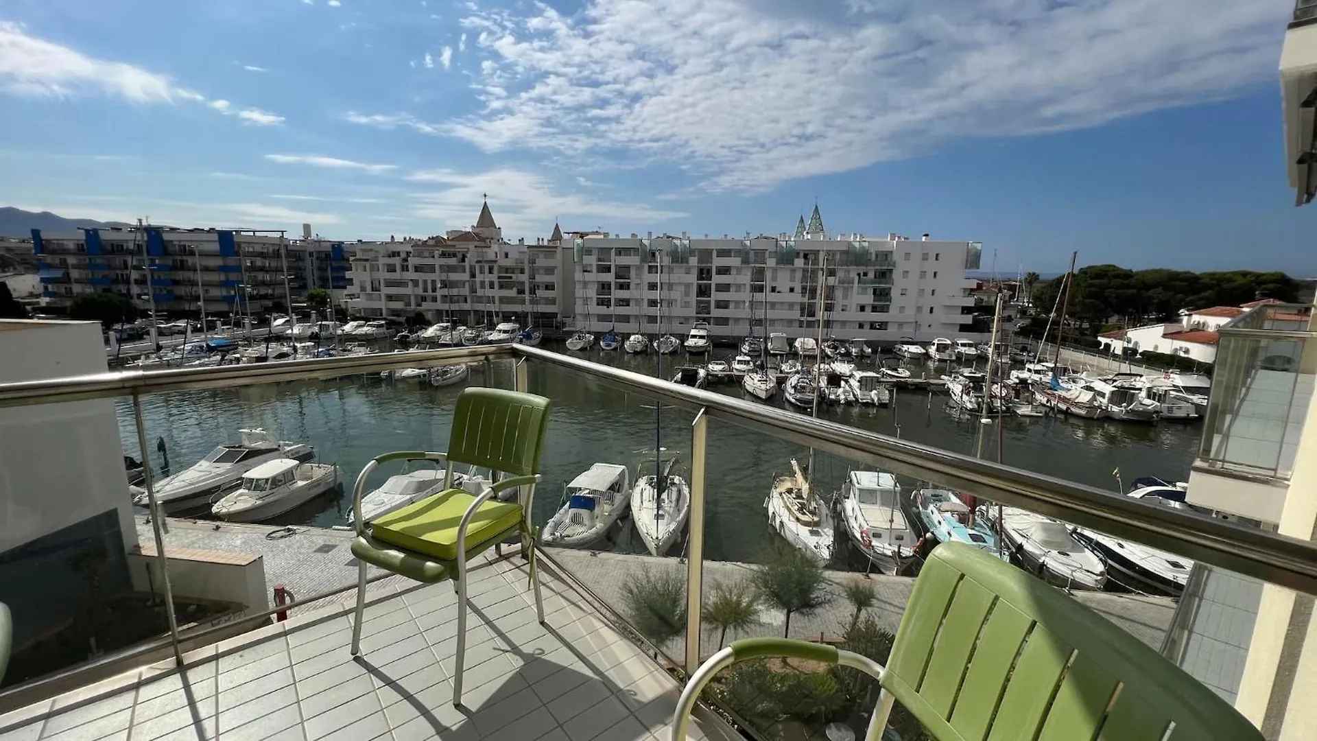Precioso Piso Con Vista Al Canal Y Piscina En Roses Av-69 Appartement